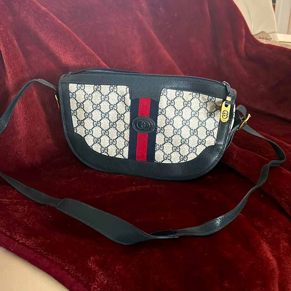 Gucci crossbody vintage bag48” adjustable strap